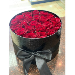 Red roses box