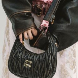 شنطة براند miu miu