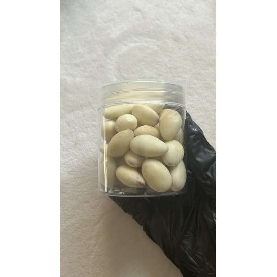 لوز شوكلت البيضاء 